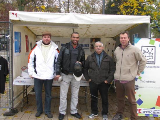 Boladé APITHY (ASPTT) et les dirigeants de Dijon Mousquetaires