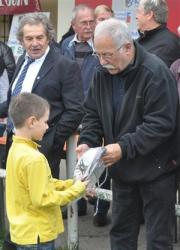 1-les-anciens-de-l-amicale-ont-offert-differents-lots-aux-jeunes-de-l-ecole-de-rugby-2les-jeune.jpg